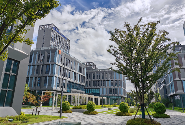 鹰潭工业地产投资新蓝海——新能源产业园区崛起